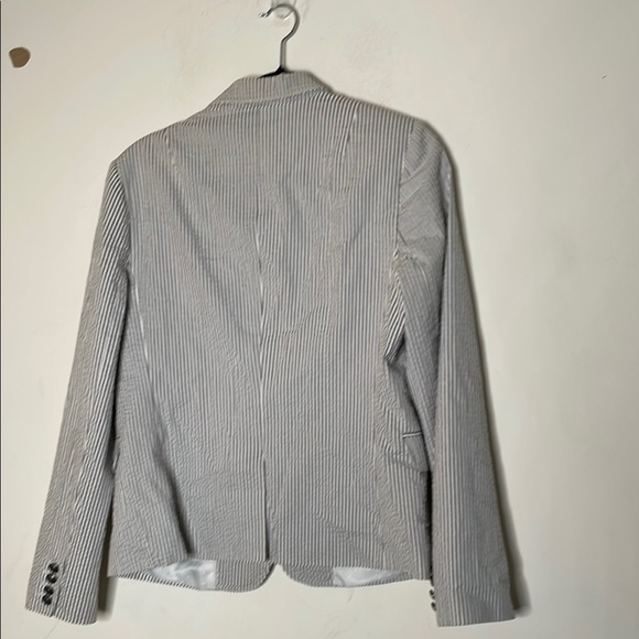 Banana Republic Black and White Blazer with Notched Lapels - Picture 3 of 4